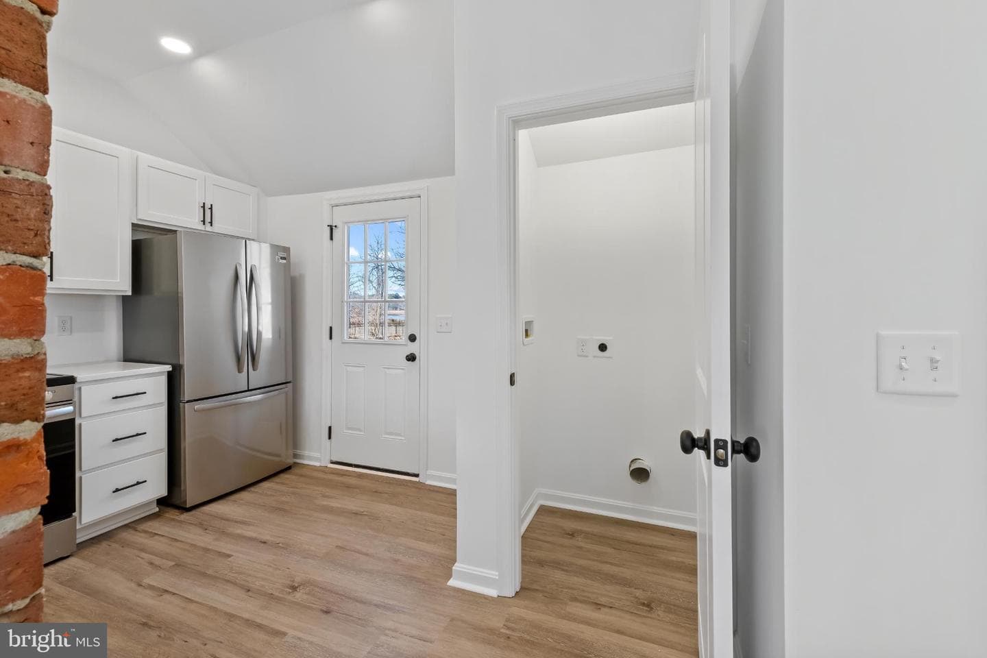 28272 Riverside Drive photo 21