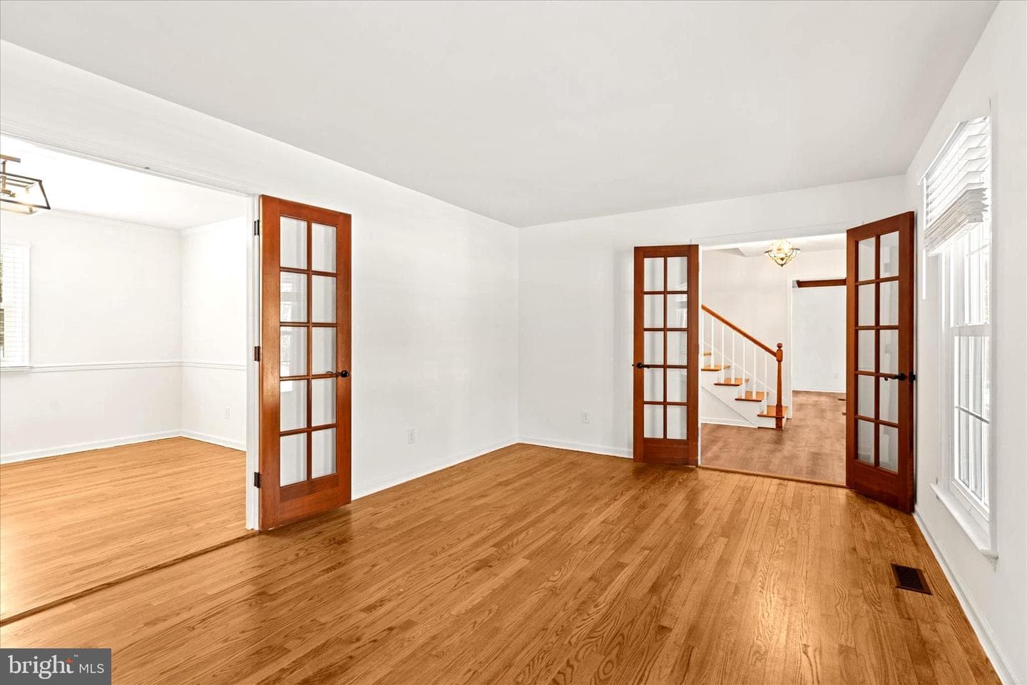 1011 Hinman Lane photo 10
