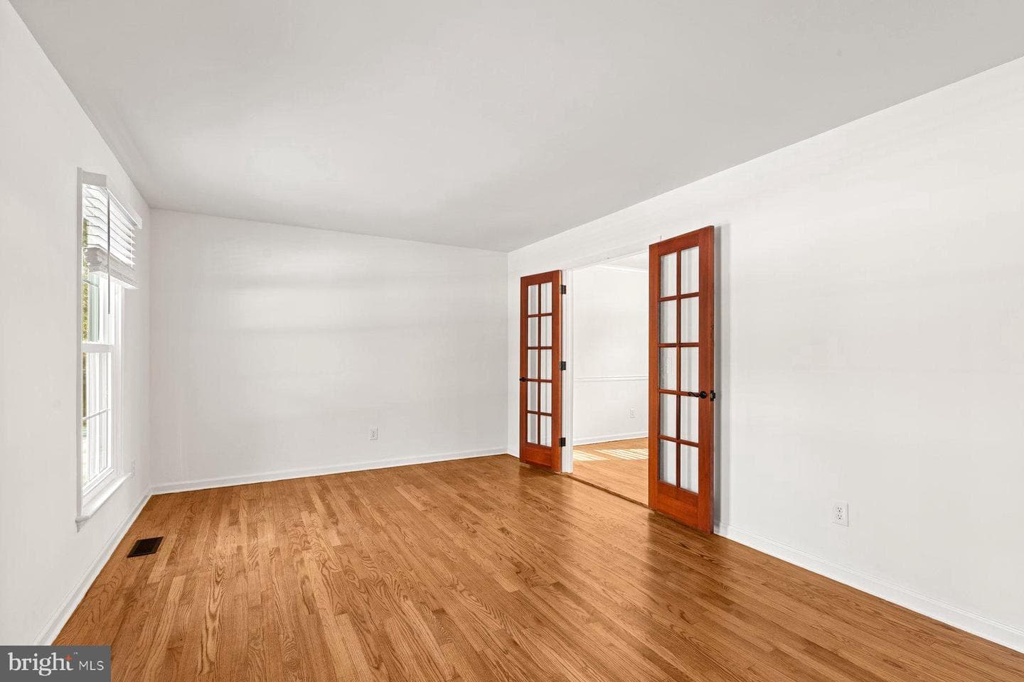 1011 Hinman Lane photo 11