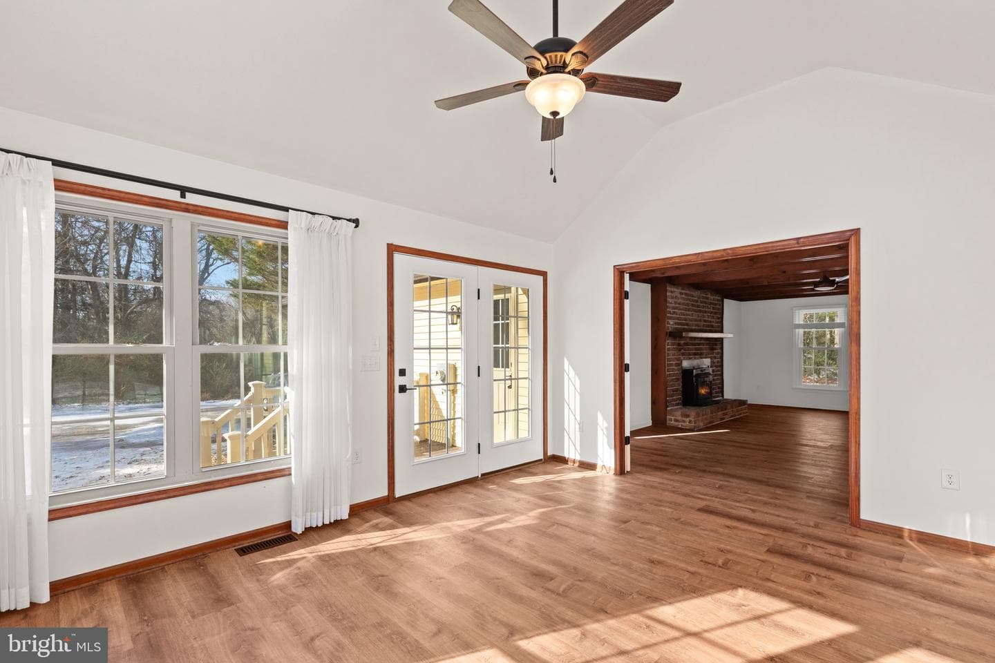 1011 Hinman Lane photo 16