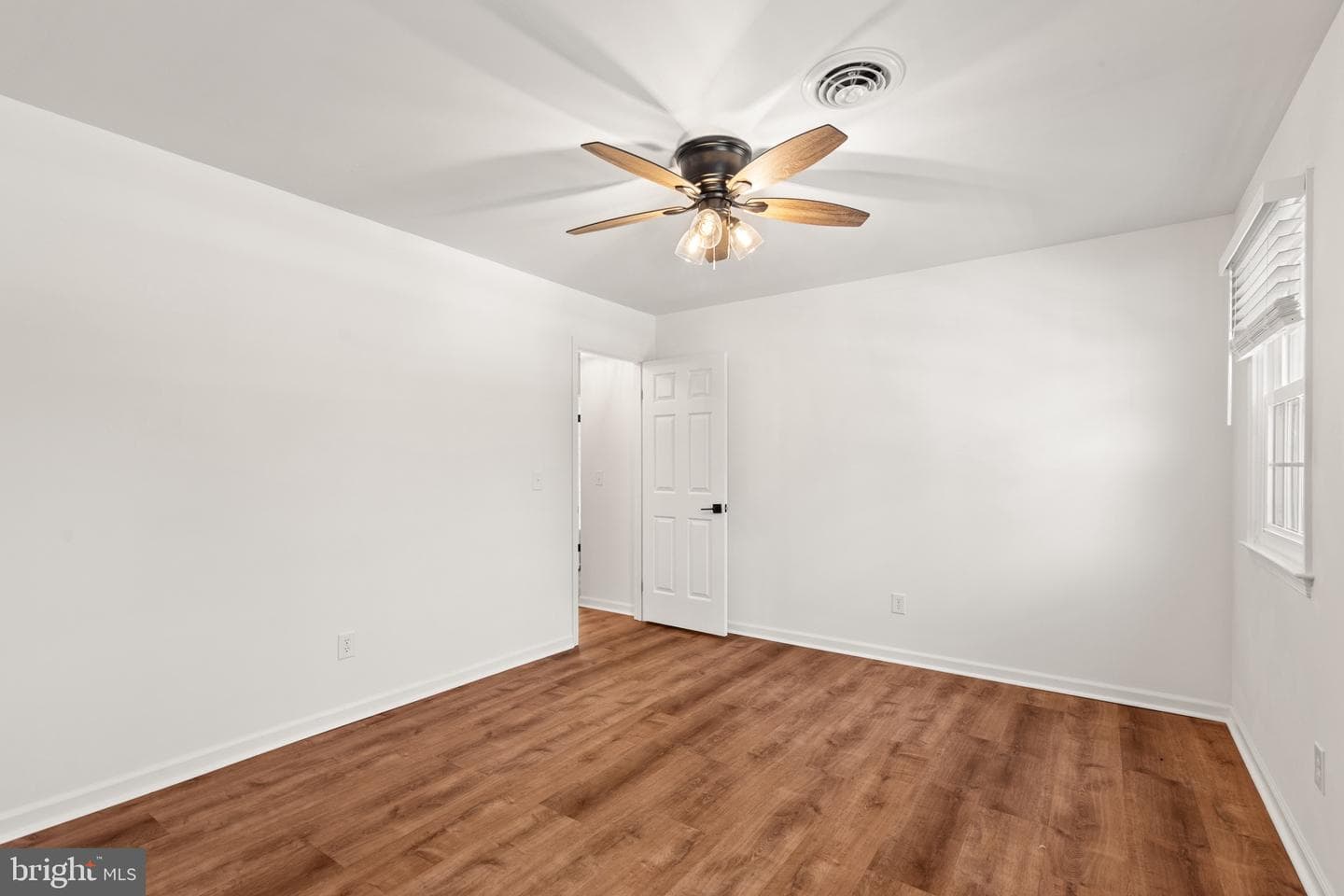 1011 Hinman Lane photo 32