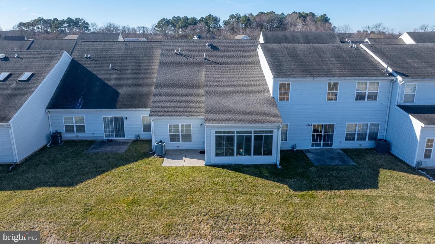 9555 Wedge Way photo 3