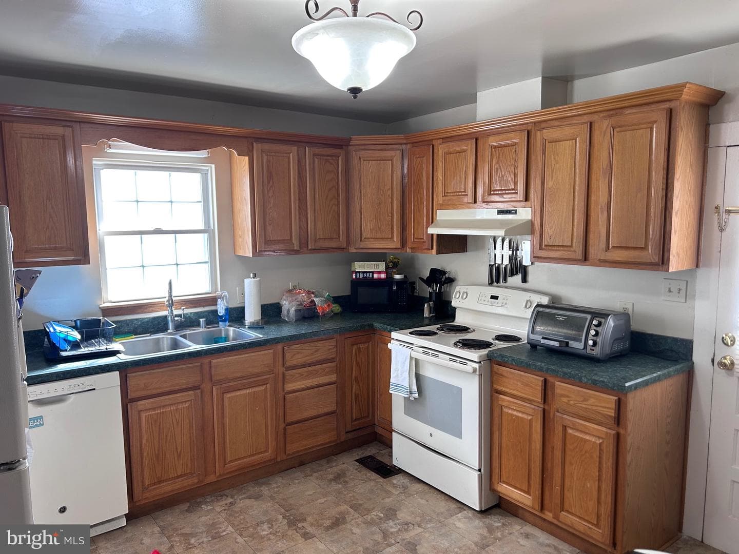 501 Ferry Street photo 3