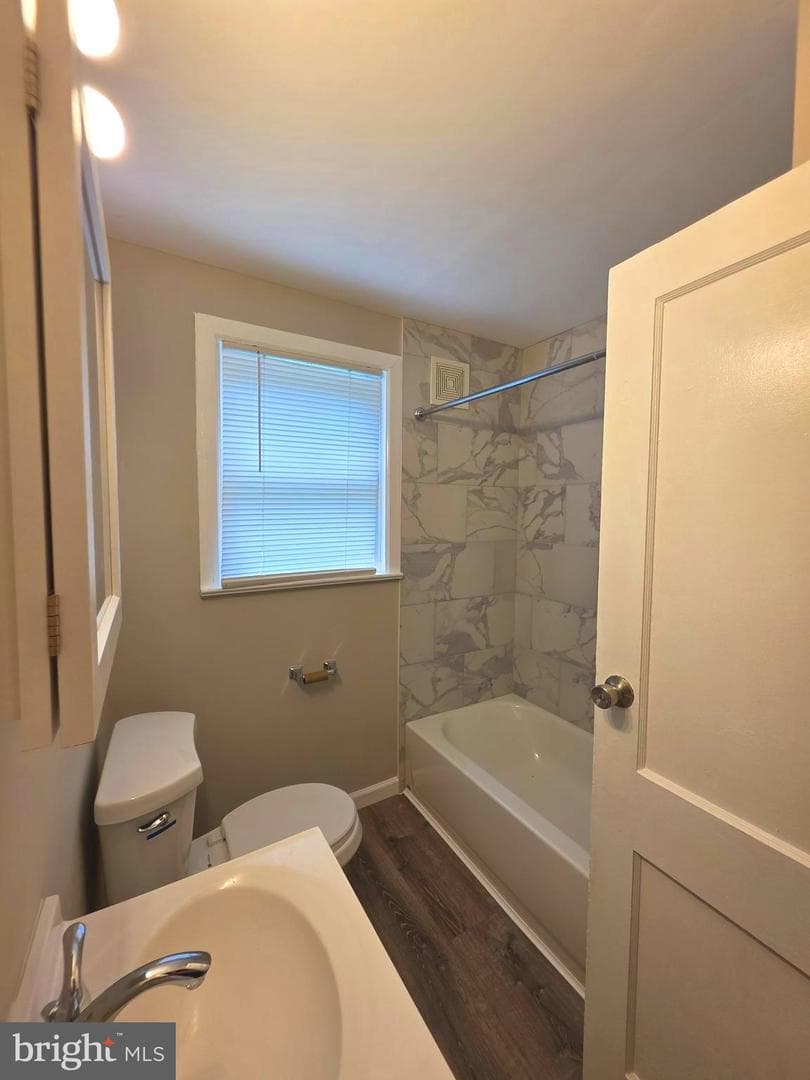 1007 Pierce Avenue photo 17