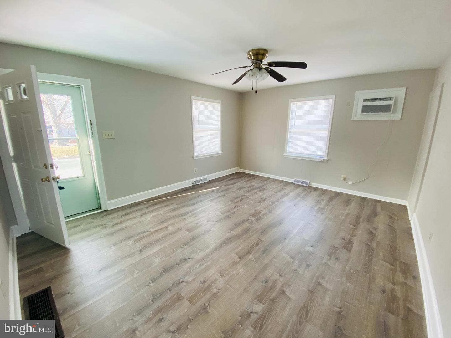 1007 Pierce Avenue photo 3