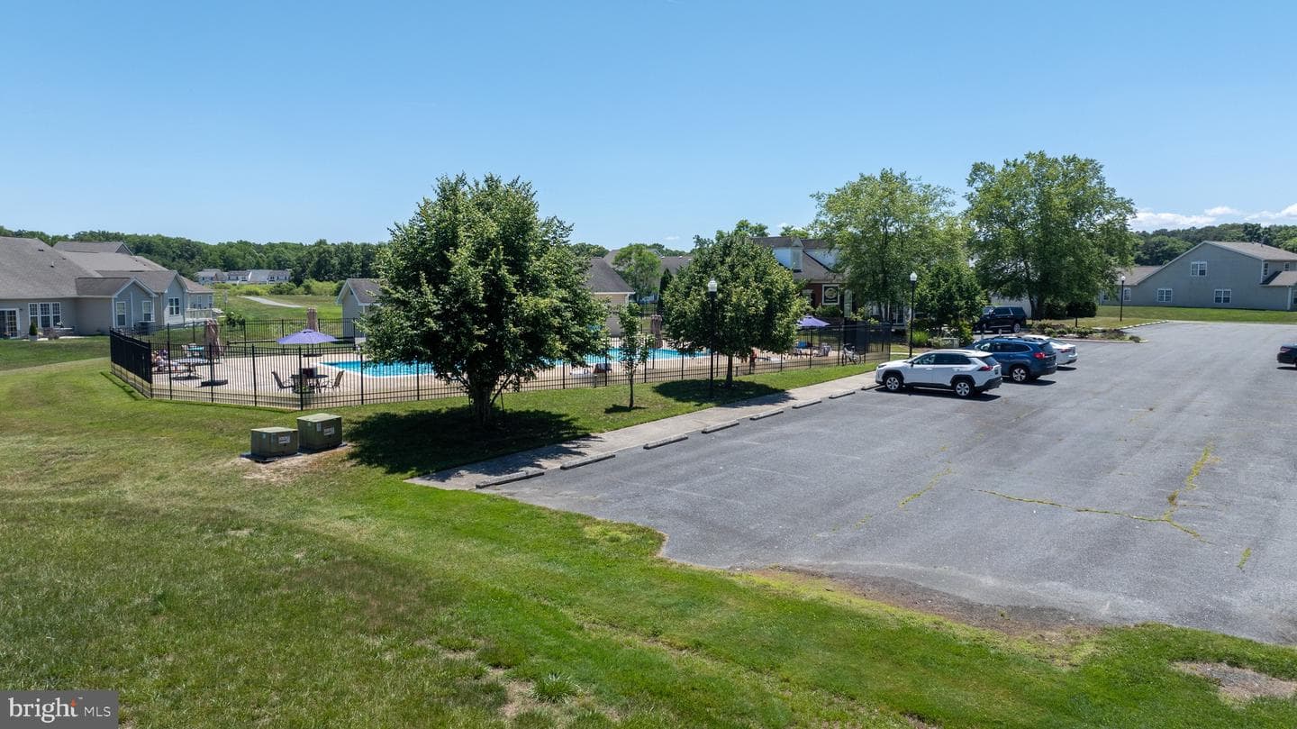 9016 Executive Club Dr photo 40