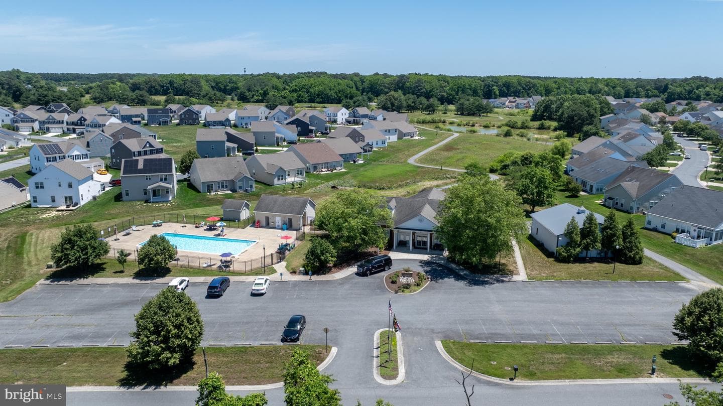 9016 Executive Club Dr photo 41