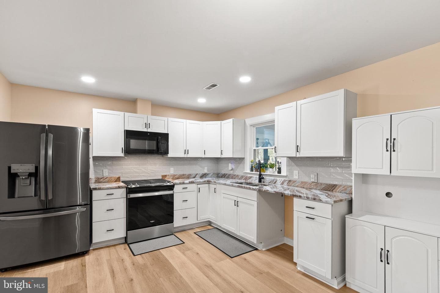 28570 Ocean Gateway photo 12