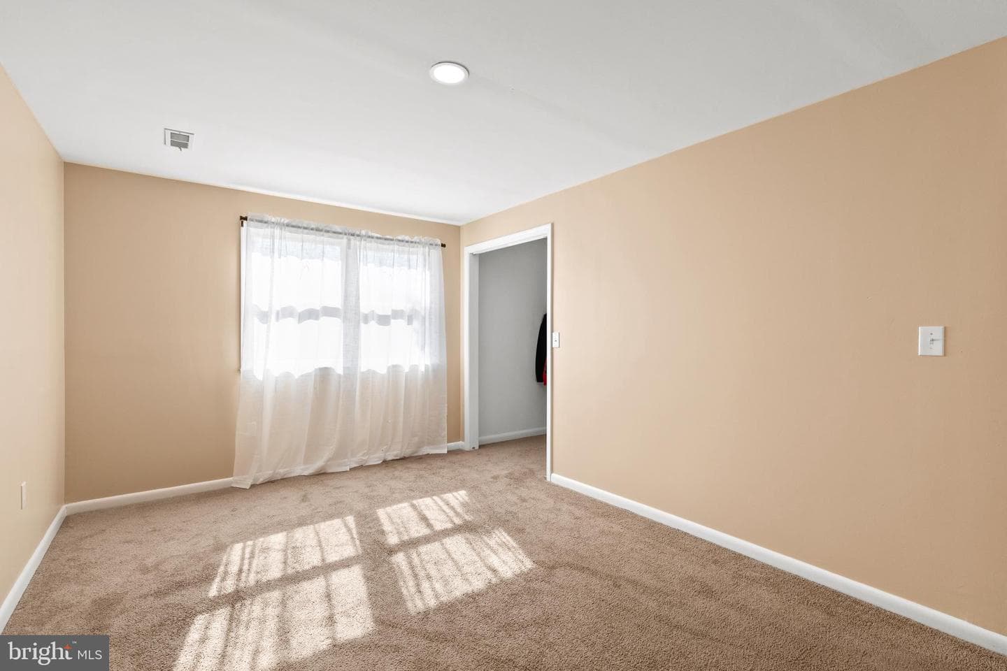 28570 Ocean Gateway photo 22