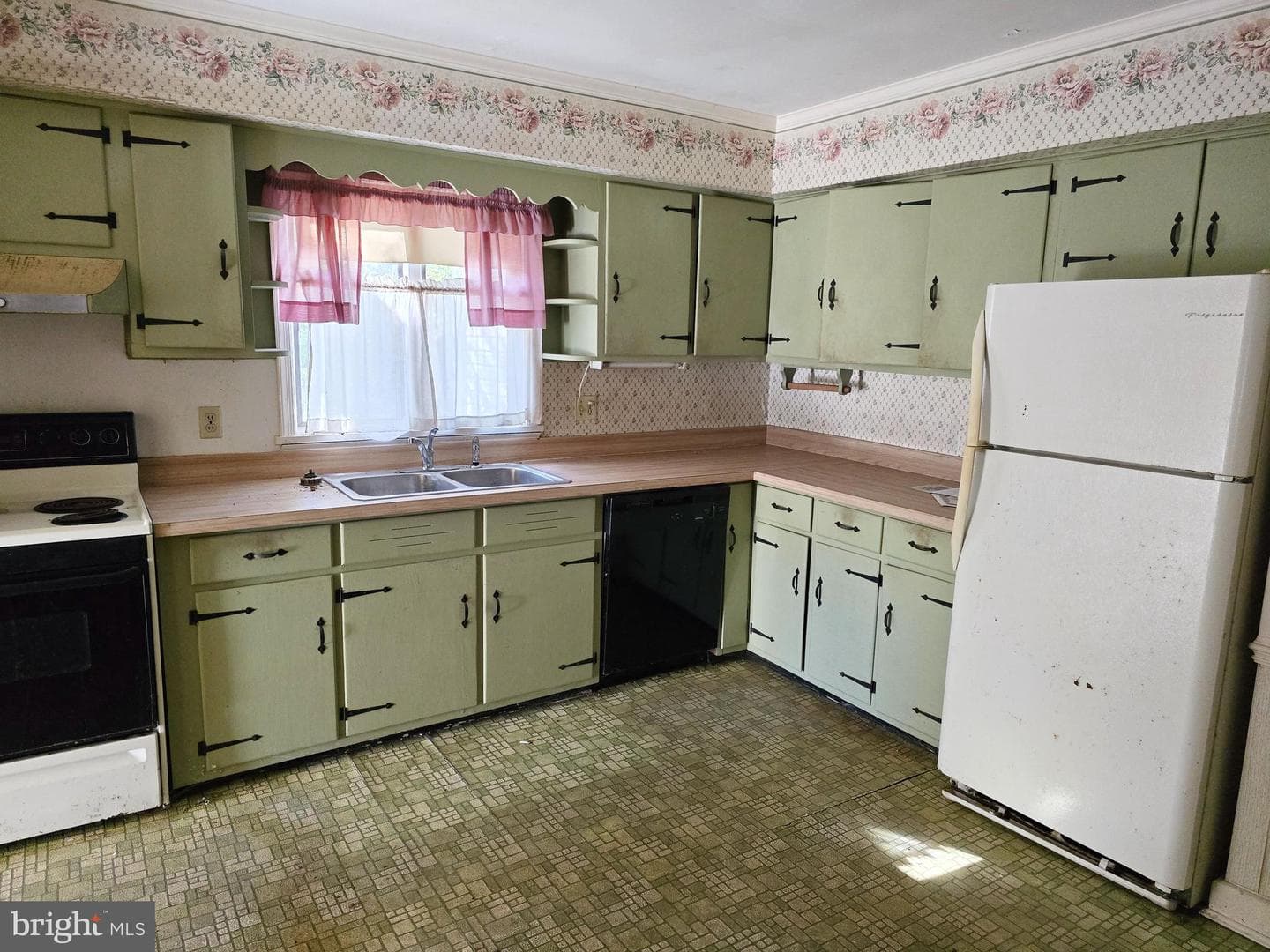 112 Johnson Drive photo 8