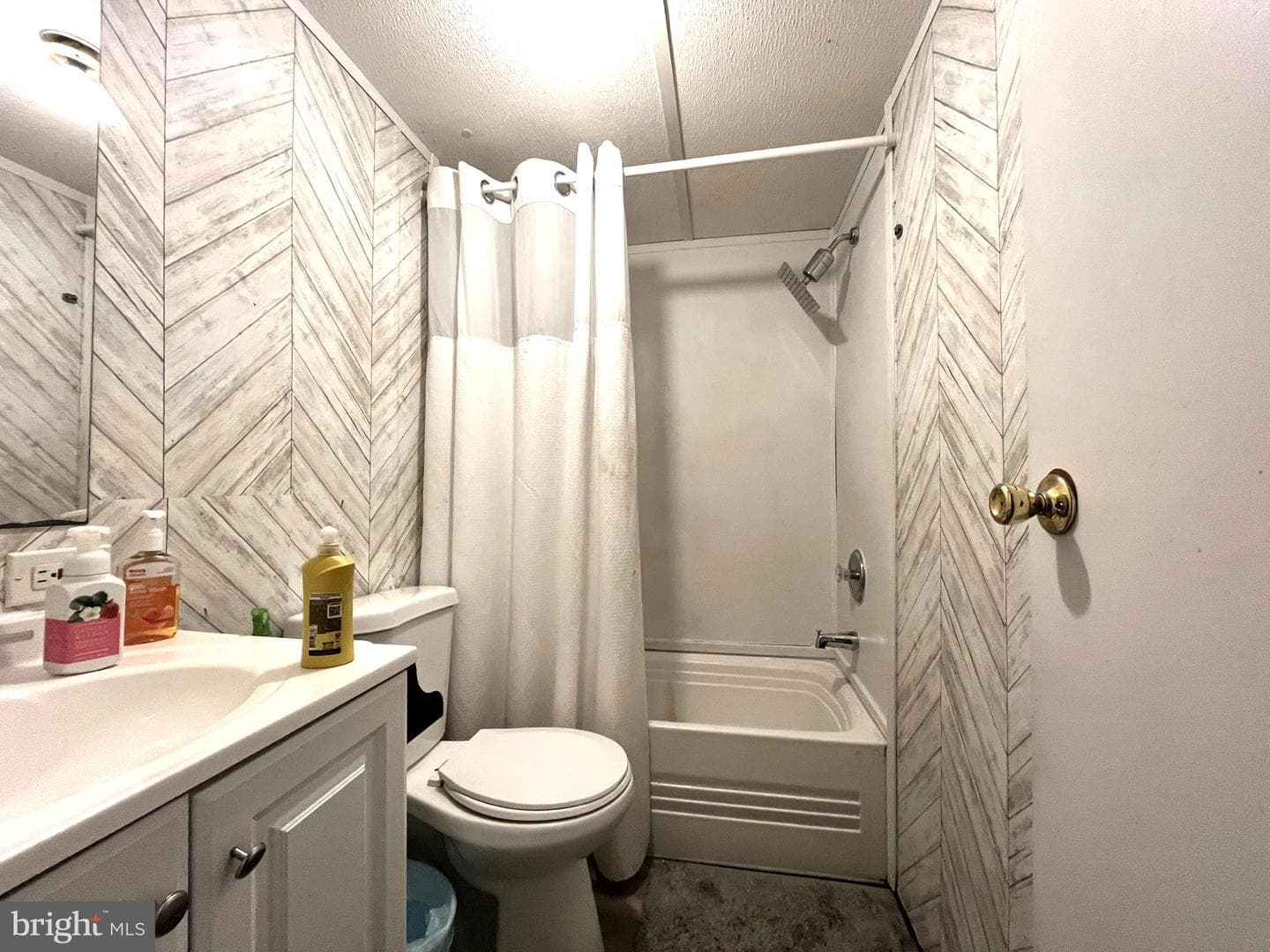 5823 Homestead Street photo 15