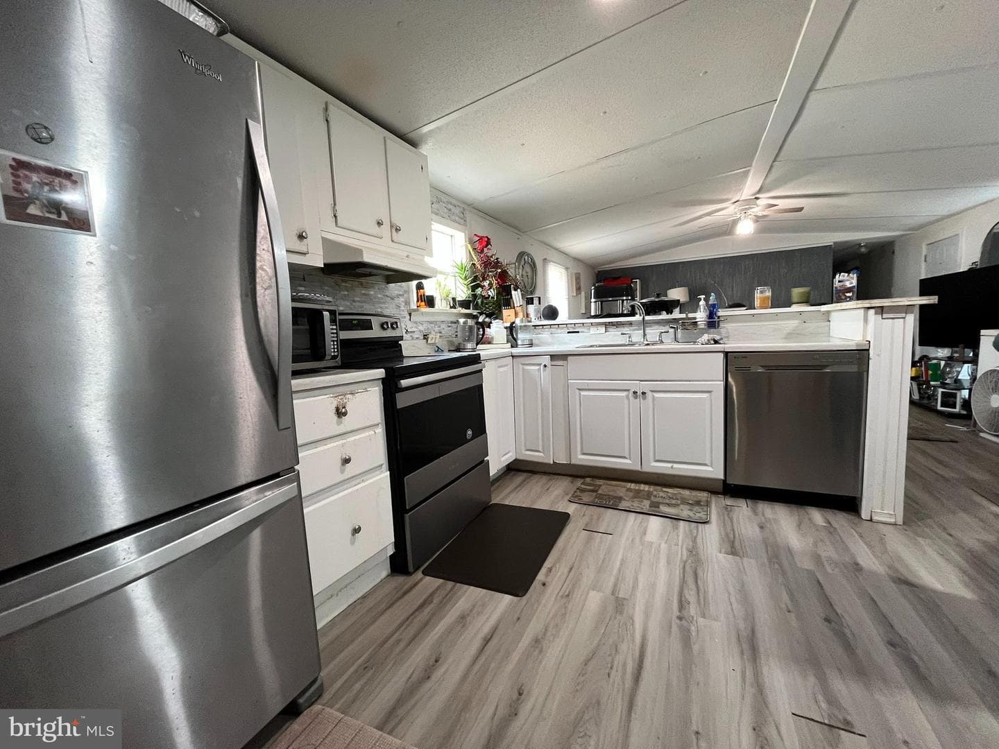 5823 Homestead Street photo 8