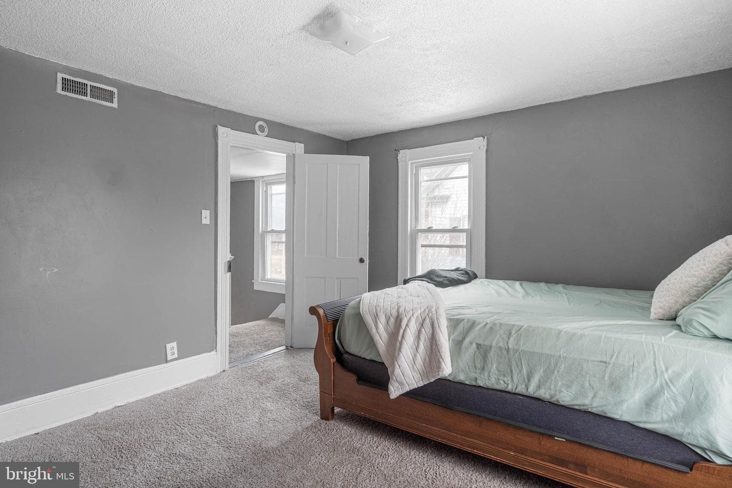 412 E State Street photo 20