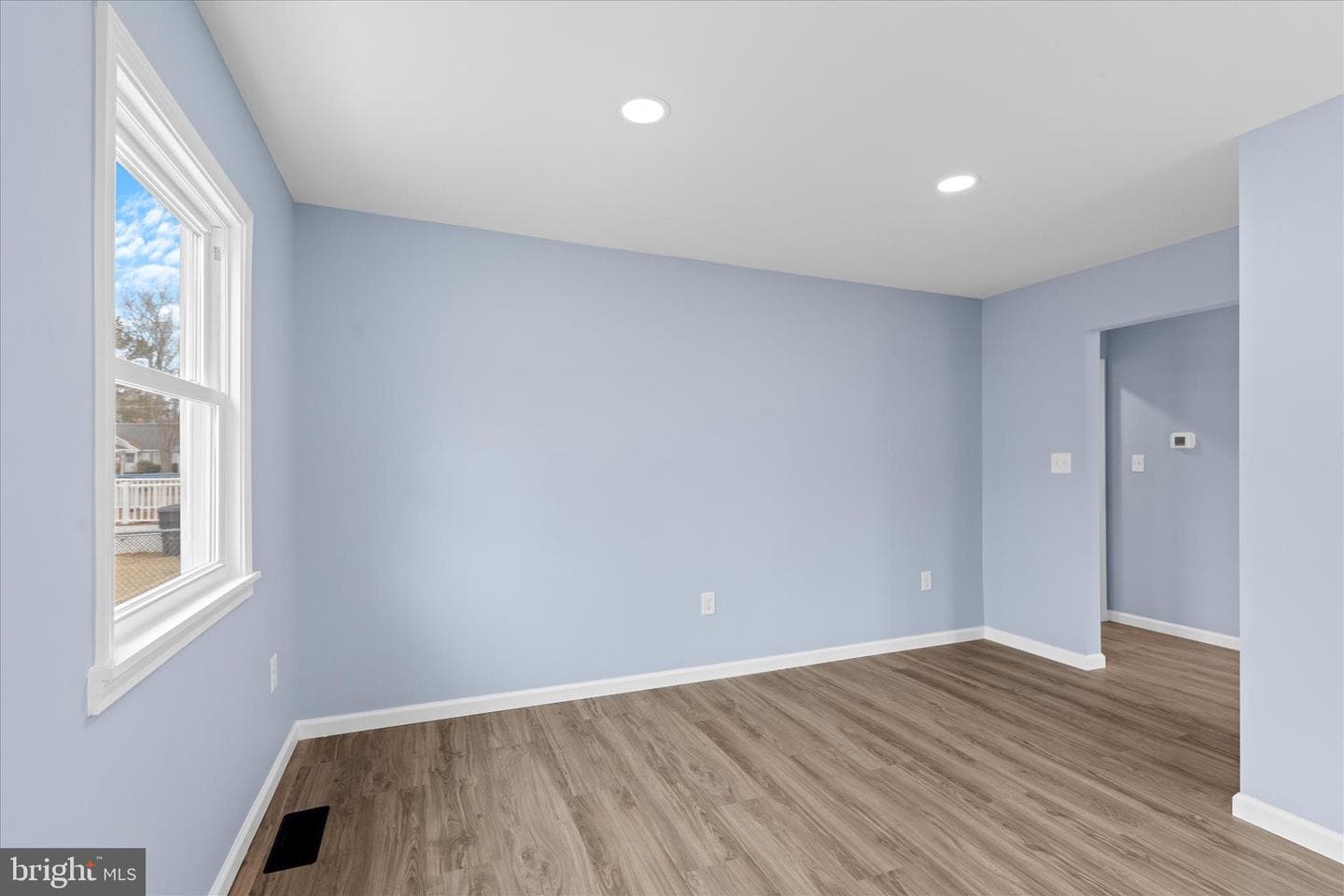 908 Spring Avenue photo 13