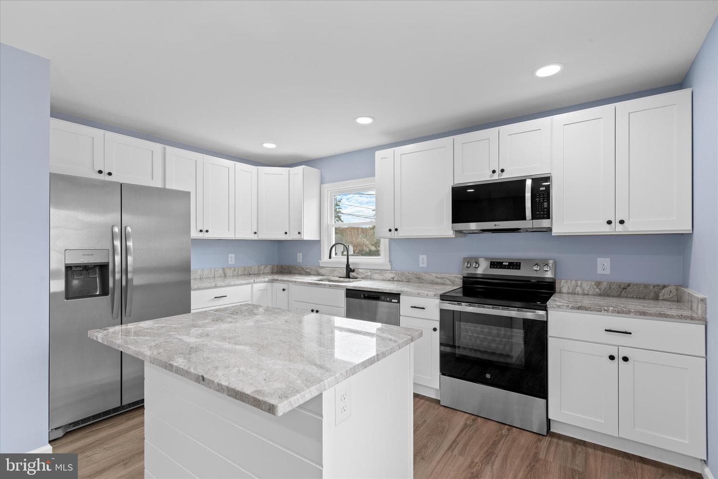 908 Spring Avenue photo 17