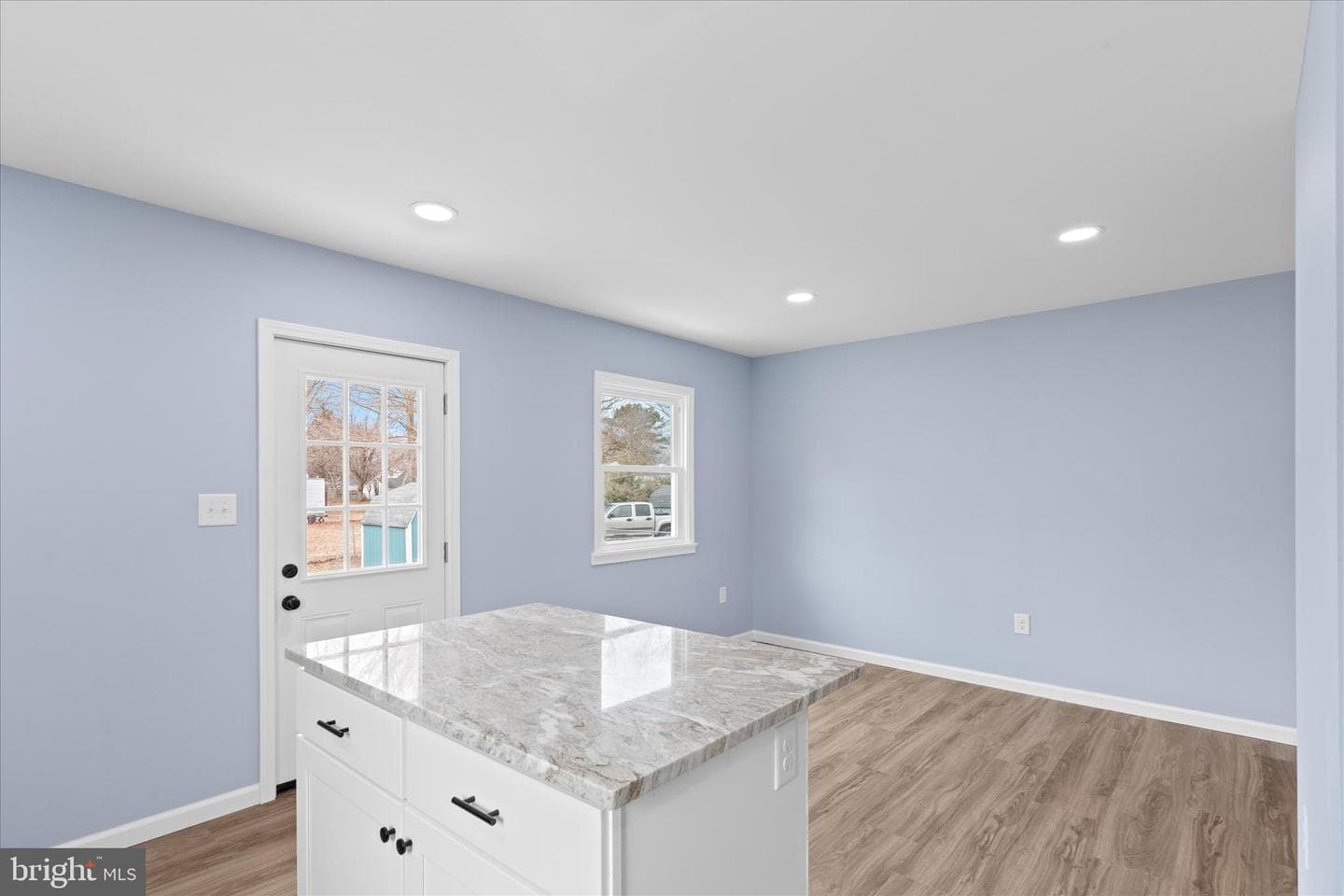 908 Spring Avenue photo 21