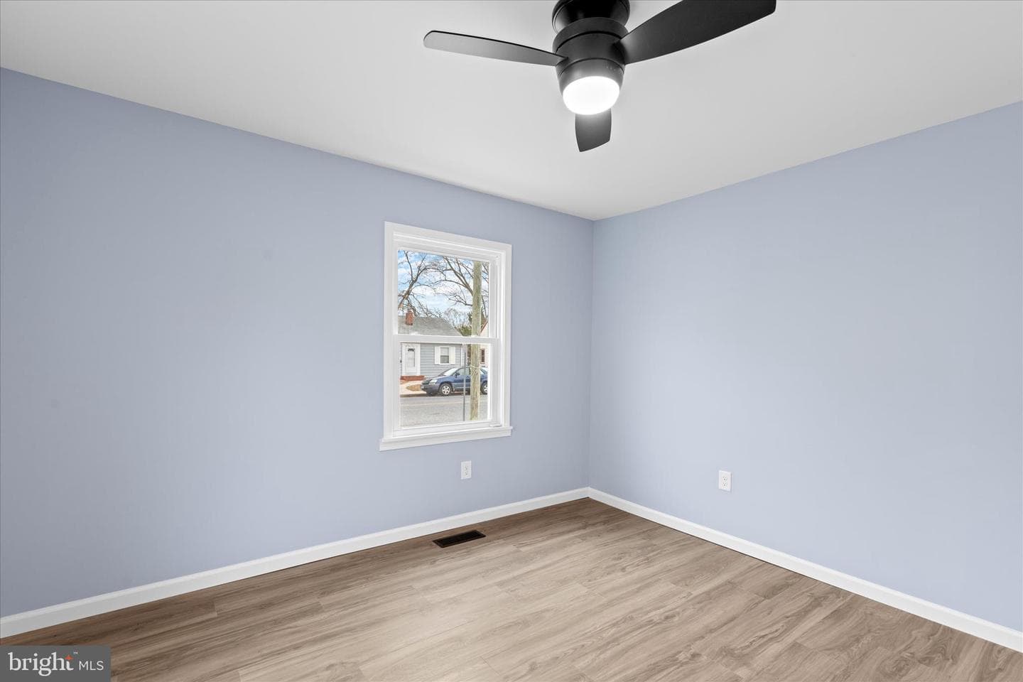 908 Spring Avenue photo 27