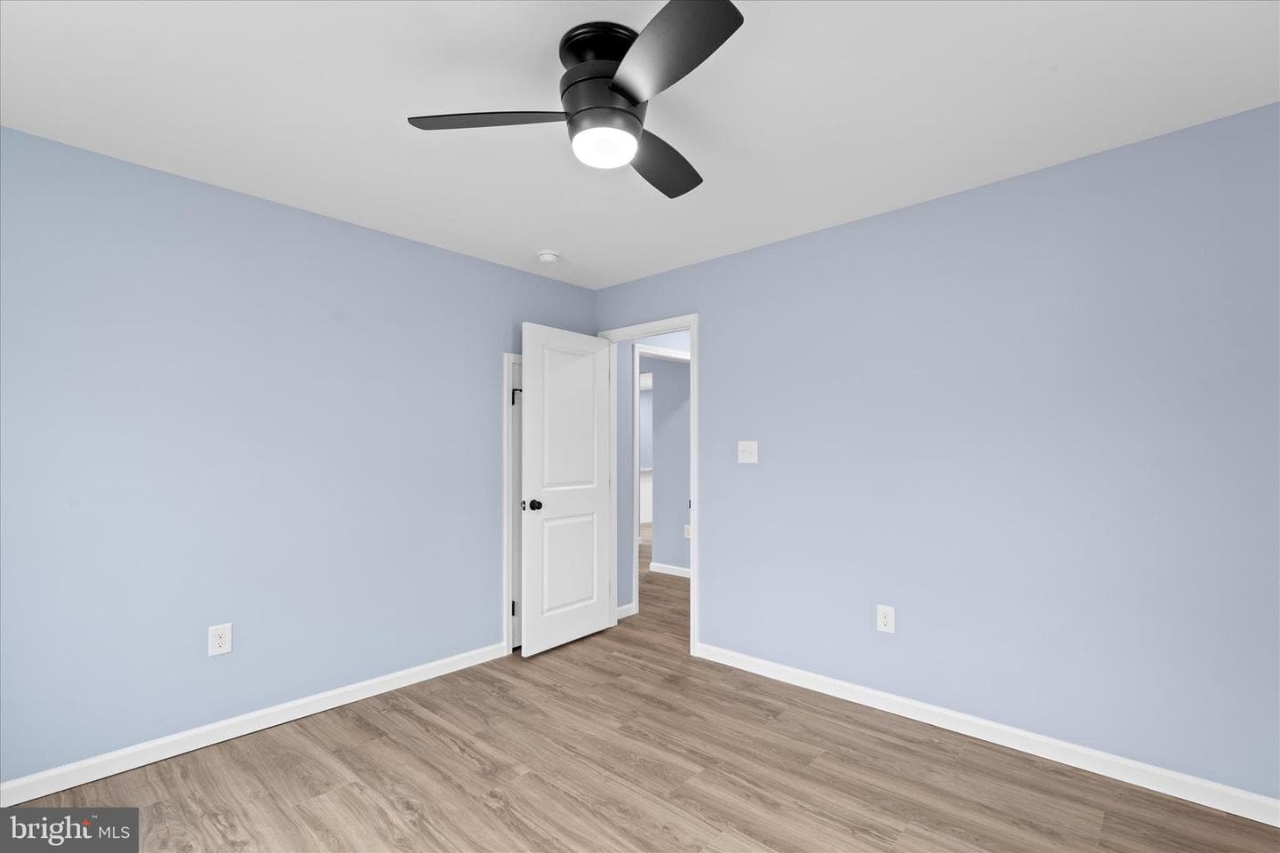 908 Spring Avenue photo 28
