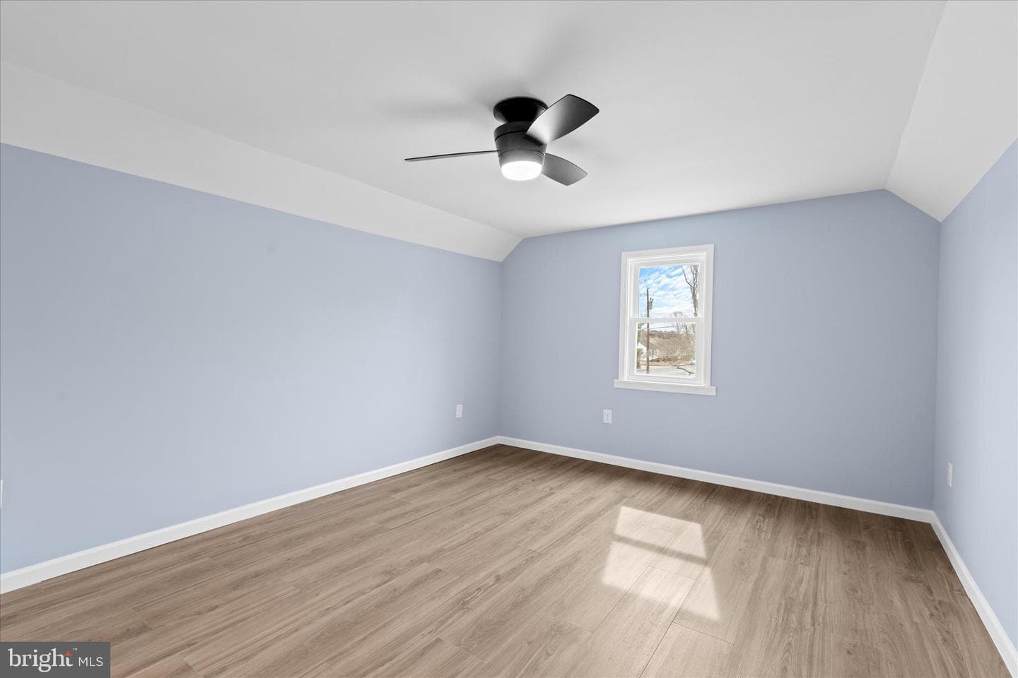 908 Spring Avenue photo 31