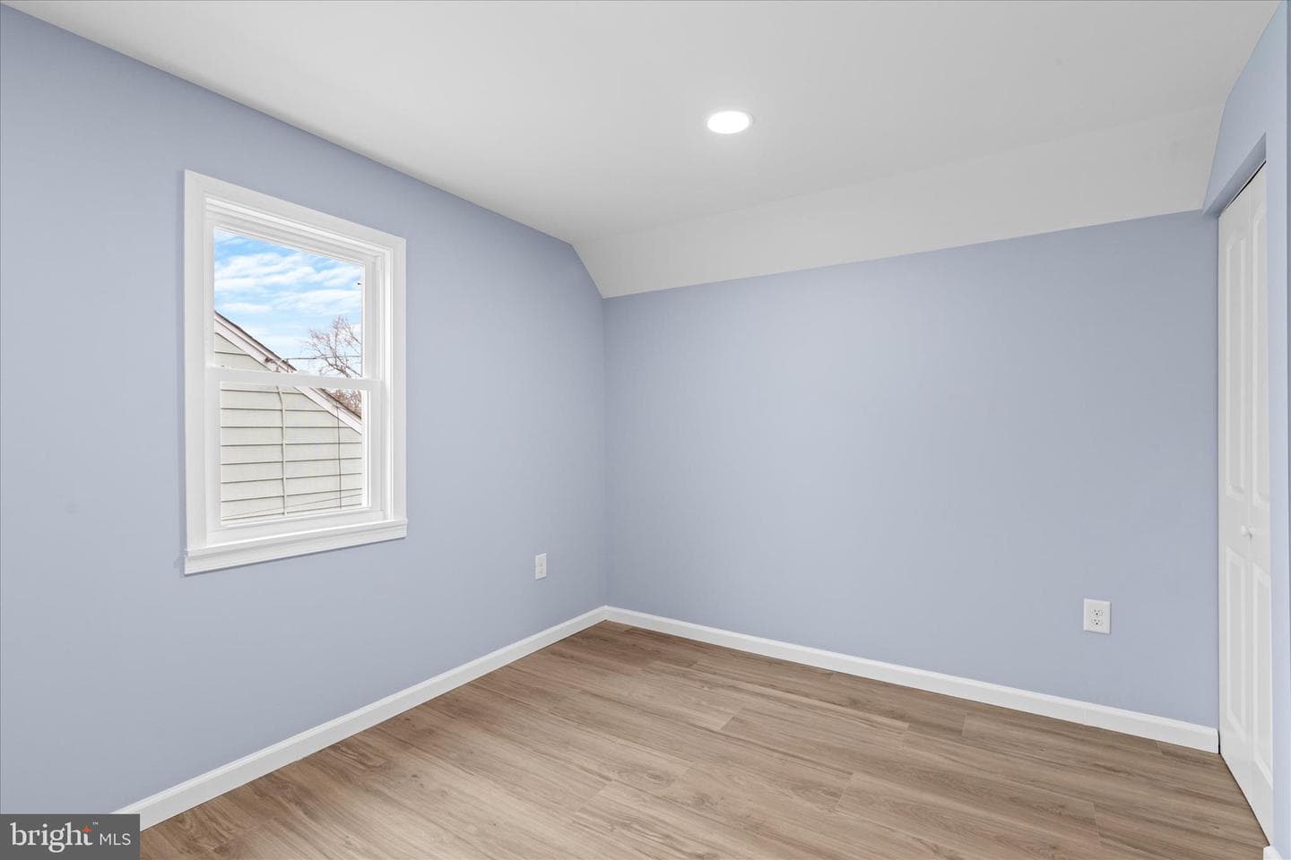 908 Spring Avenue photo 34