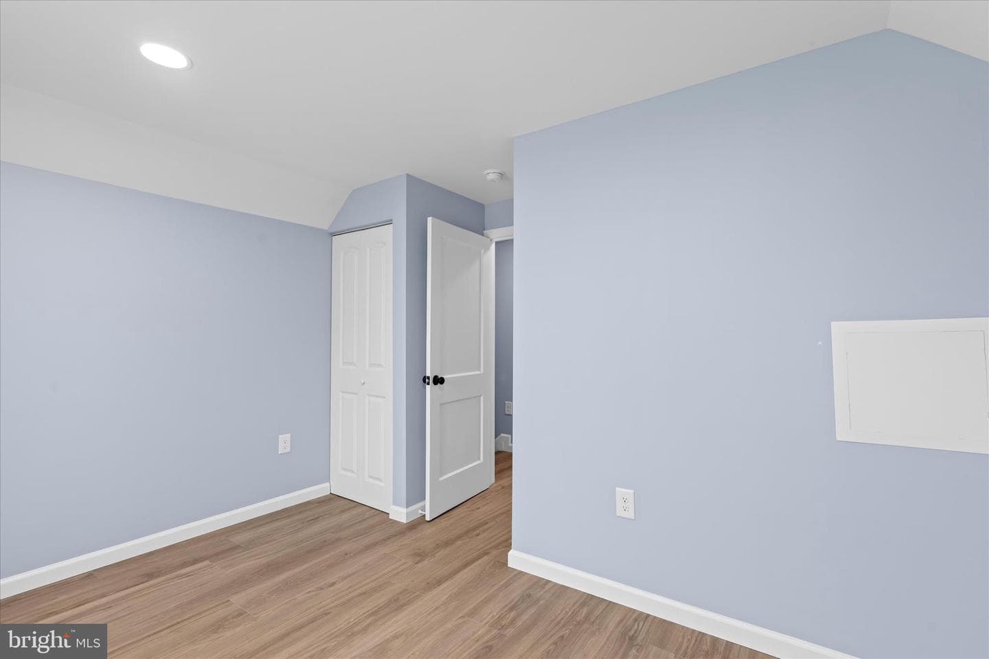 908 Spring Avenue photo 35
