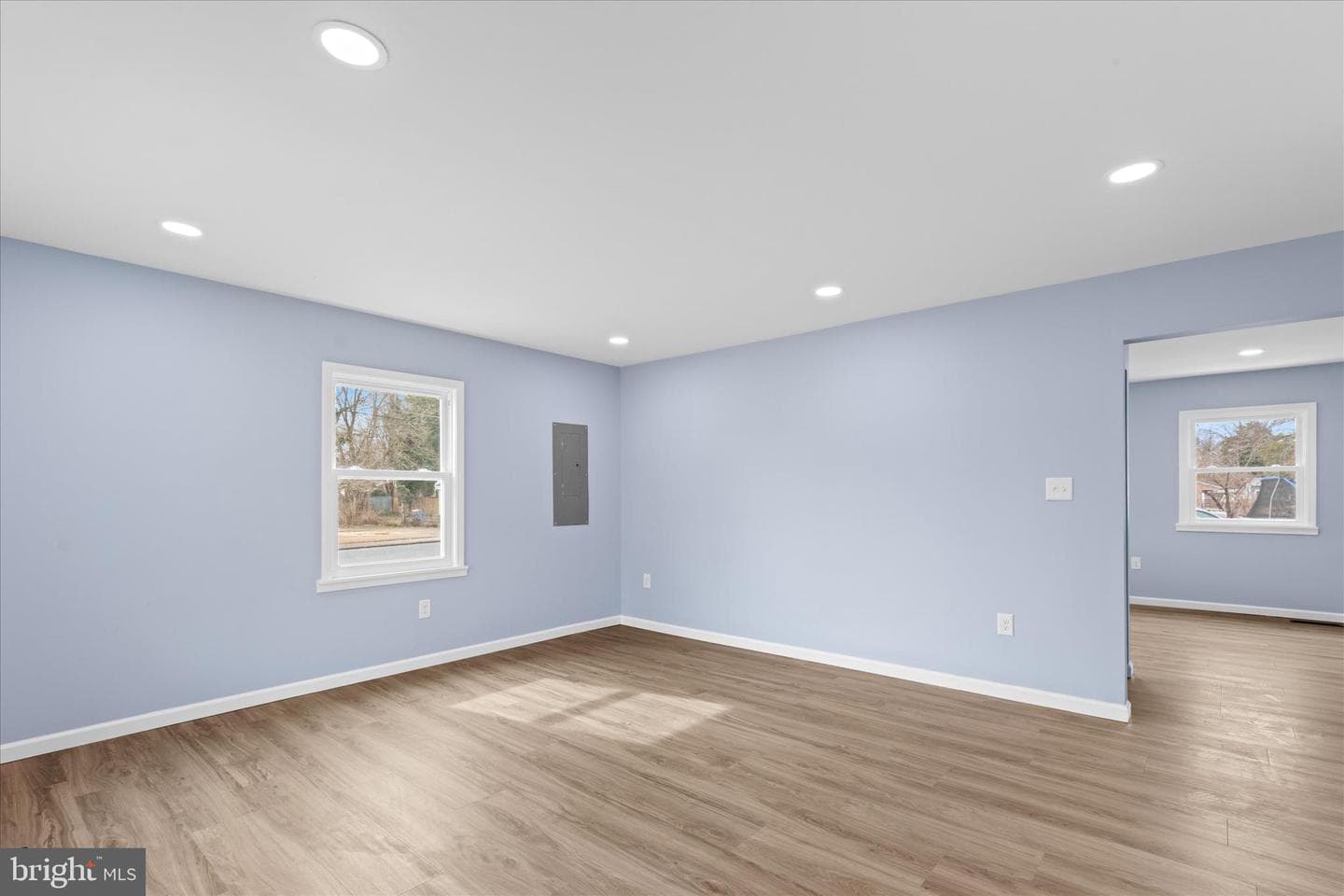908 Spring Avenue photo 5