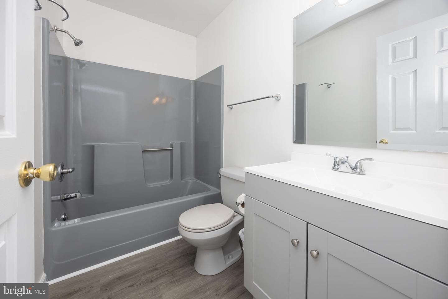 7937 White Lowe photo 16