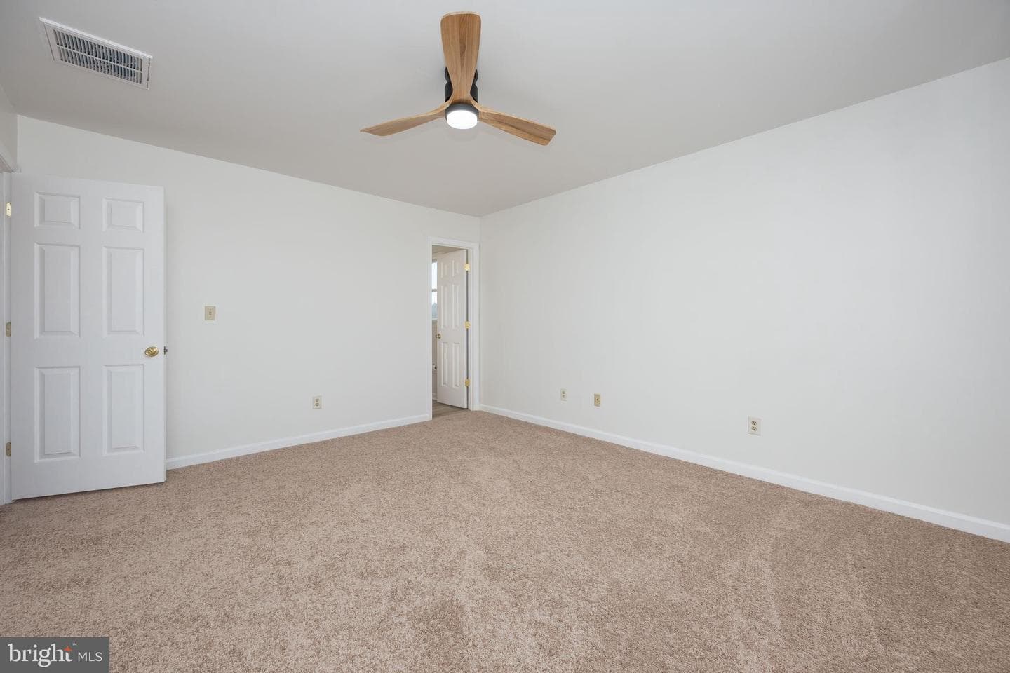 7937 White Lowe photo 23