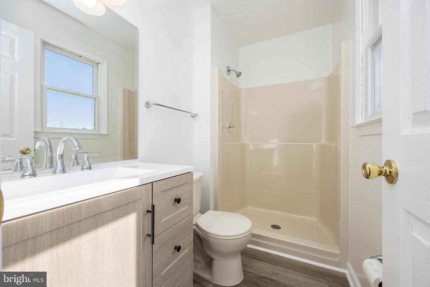 7937 White Lowe photo 24