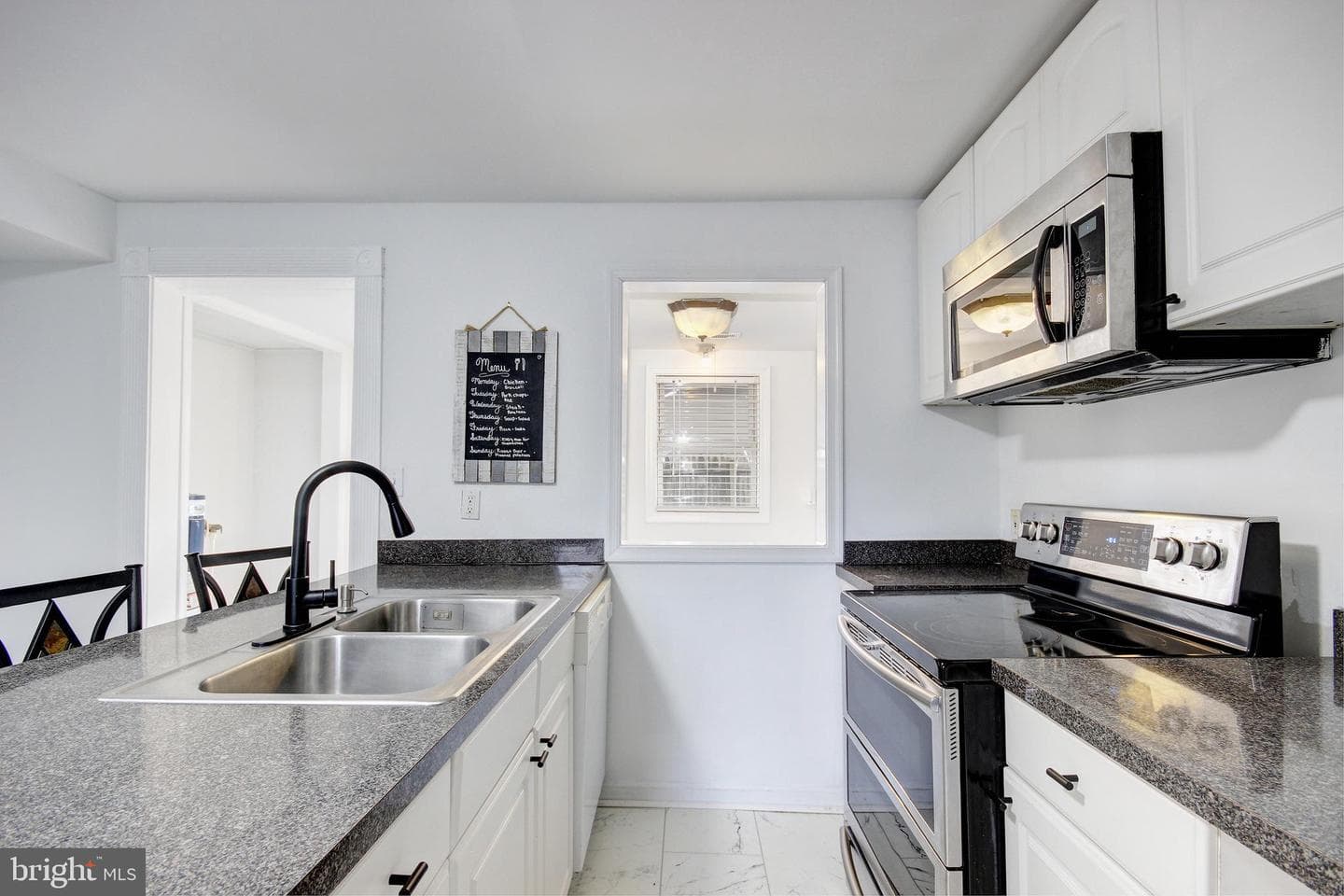 912 Hanover Street photo 7