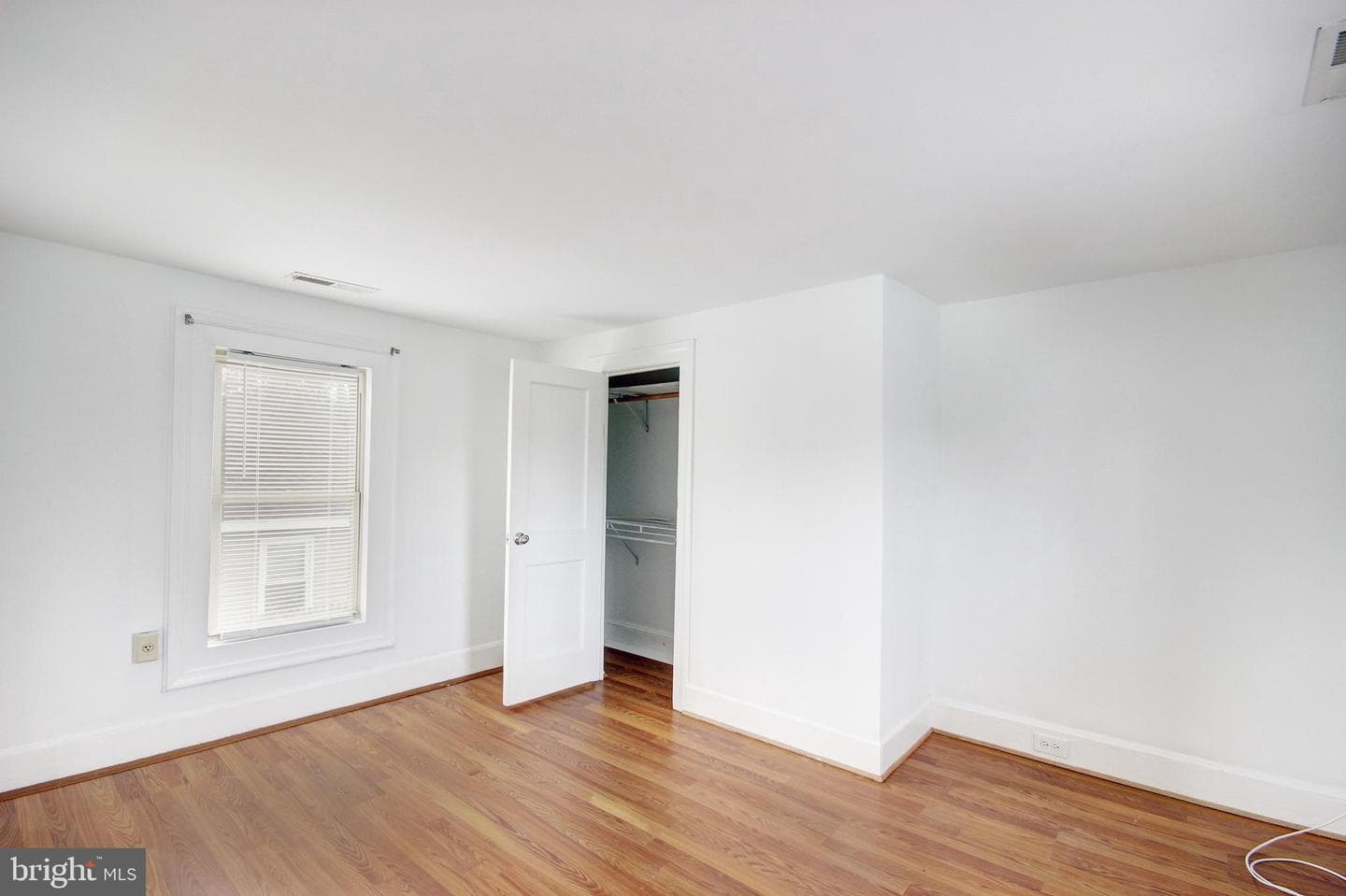 912 Hanover Street photo 9