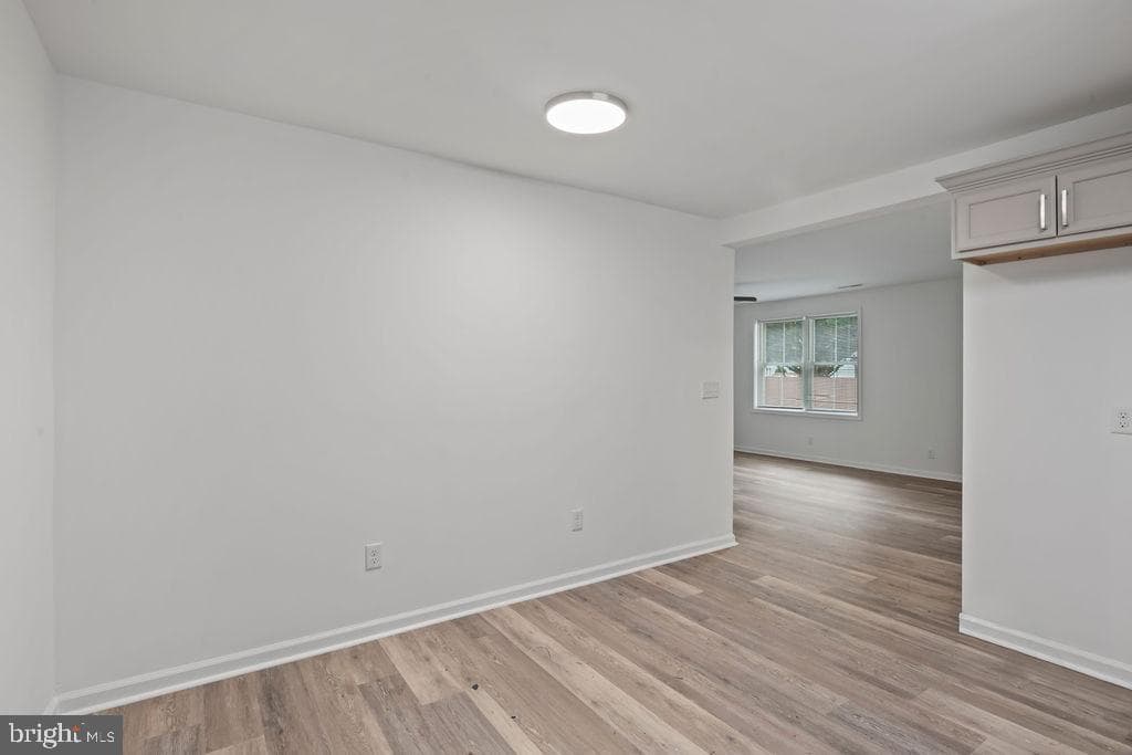 213 Lloyd Street photo 21