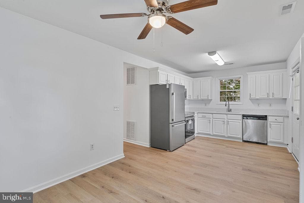 905 Hanover Street photo 16