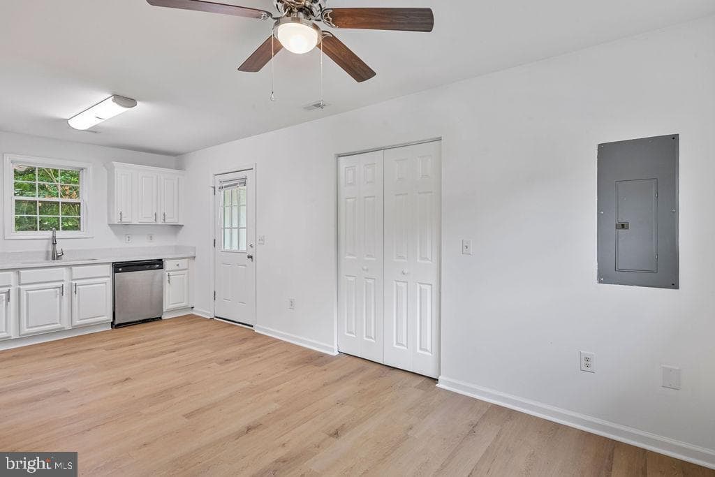 905 Hanover Street photo 18