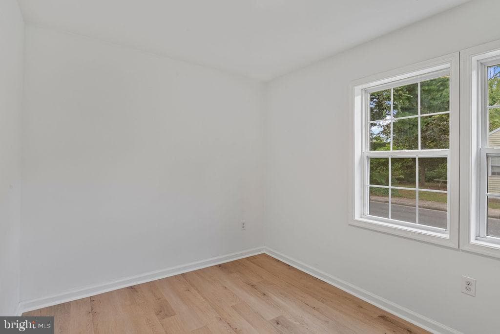 905 Hanover Street photo 22