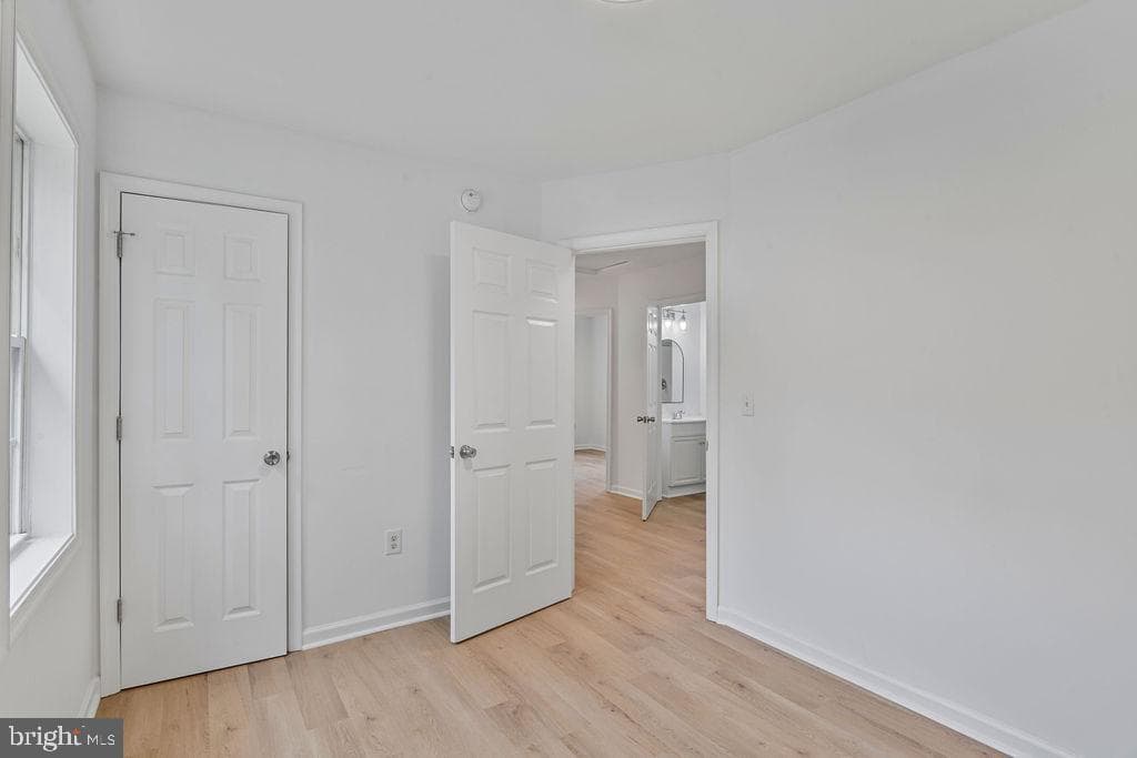 905 Hanover Street photo 23