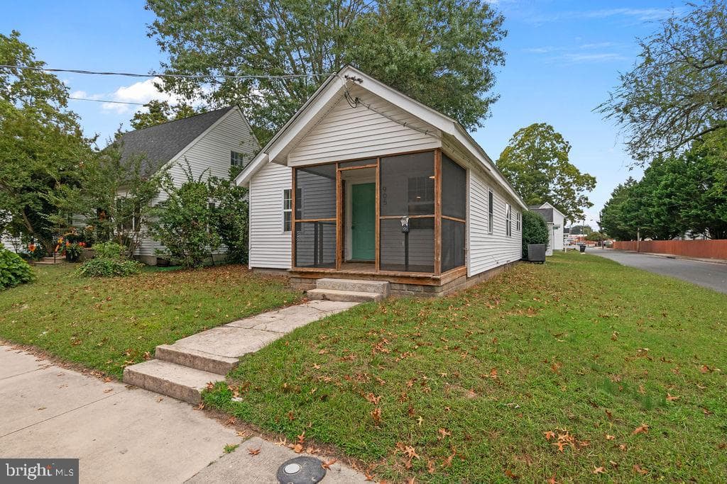 905 Hanover Street photo 5