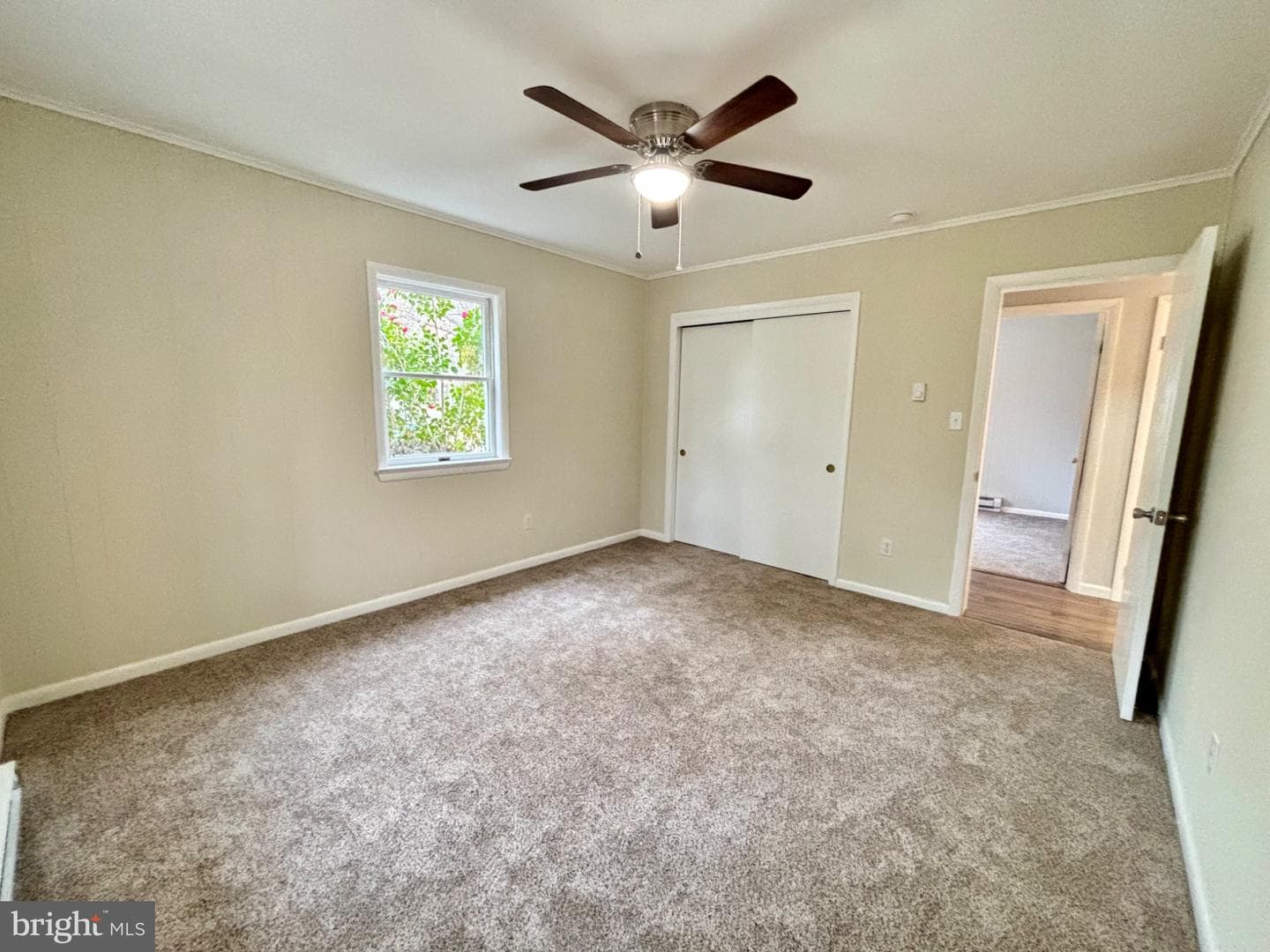 7592 Buckman Avenue photo 18