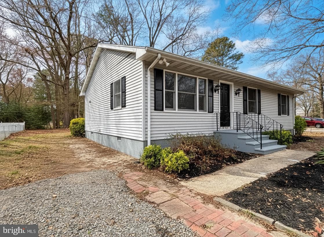 7592 Buckman Avenue photo 4
