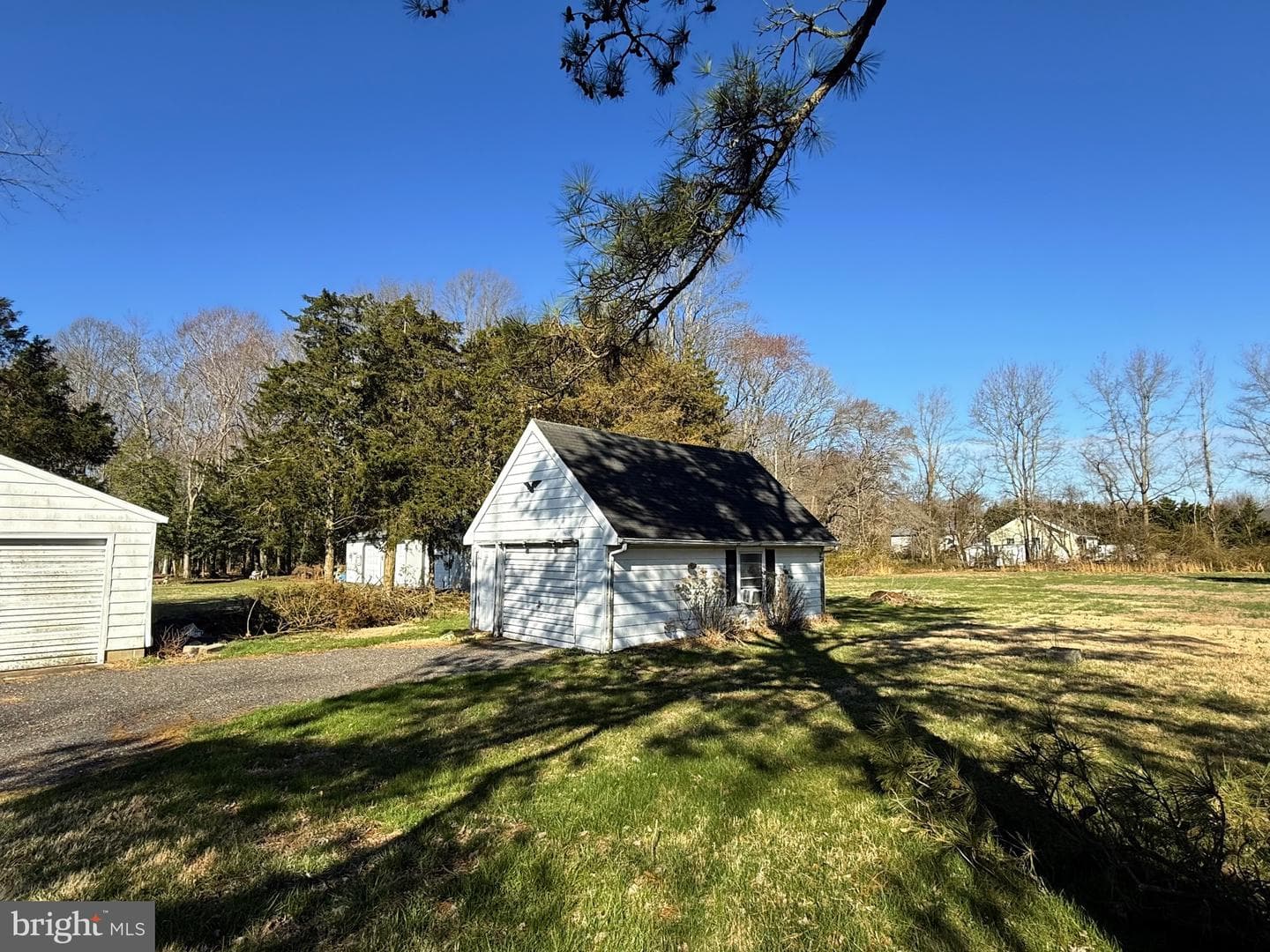 7592 Green Lewis Rd, Willards