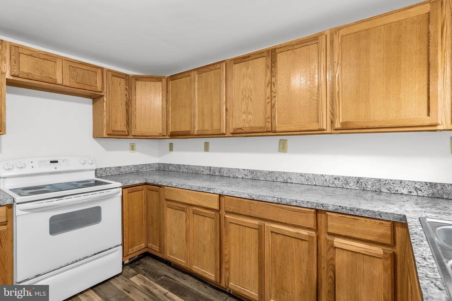 410 Elizabeth Street photo 6