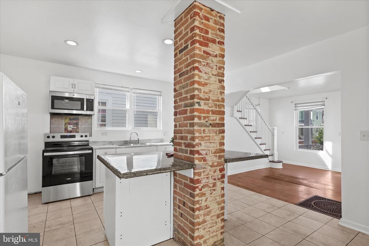 302 Hazel Avenue photo 11