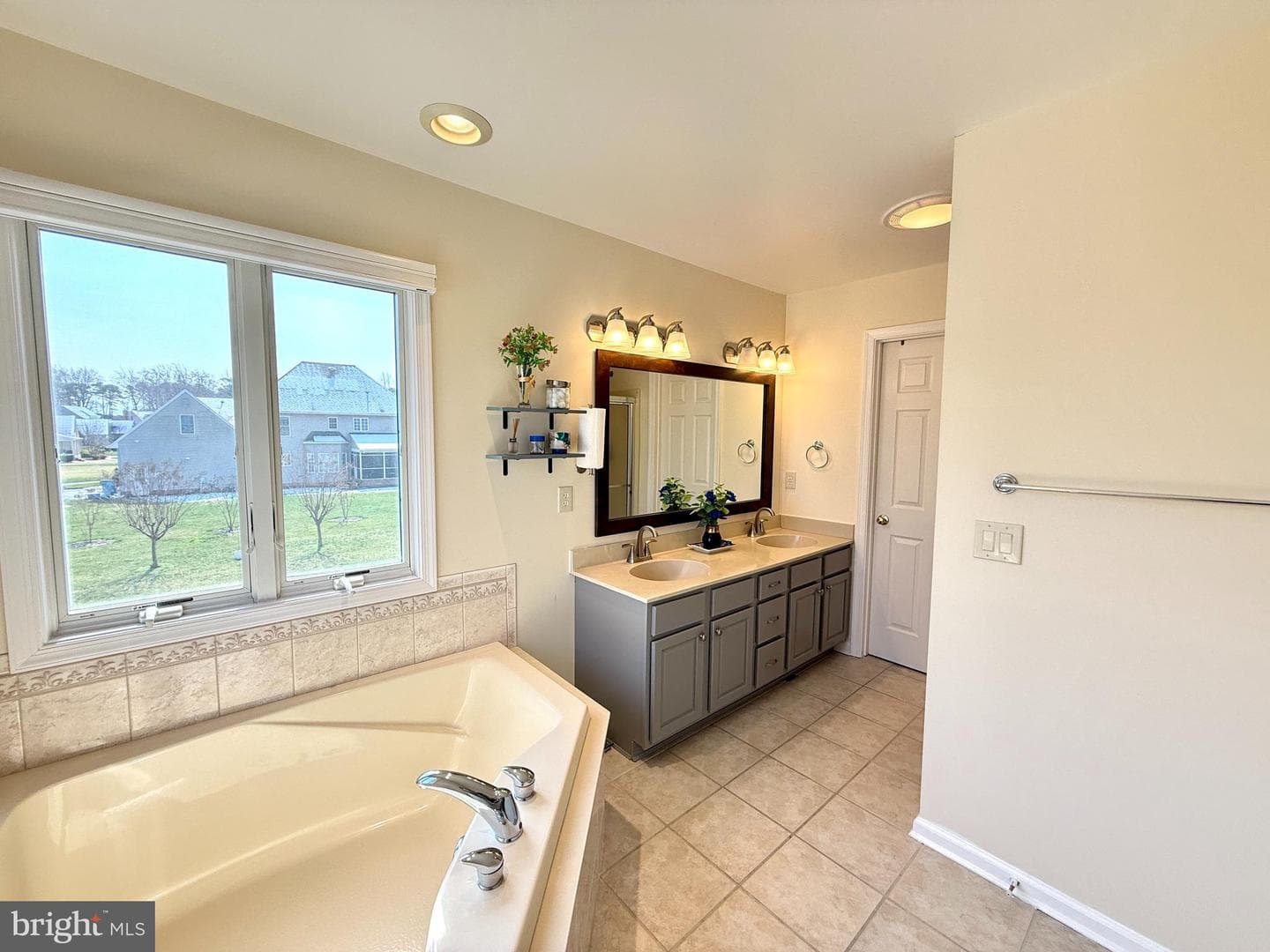 27621 Equestrian Drive photo 10