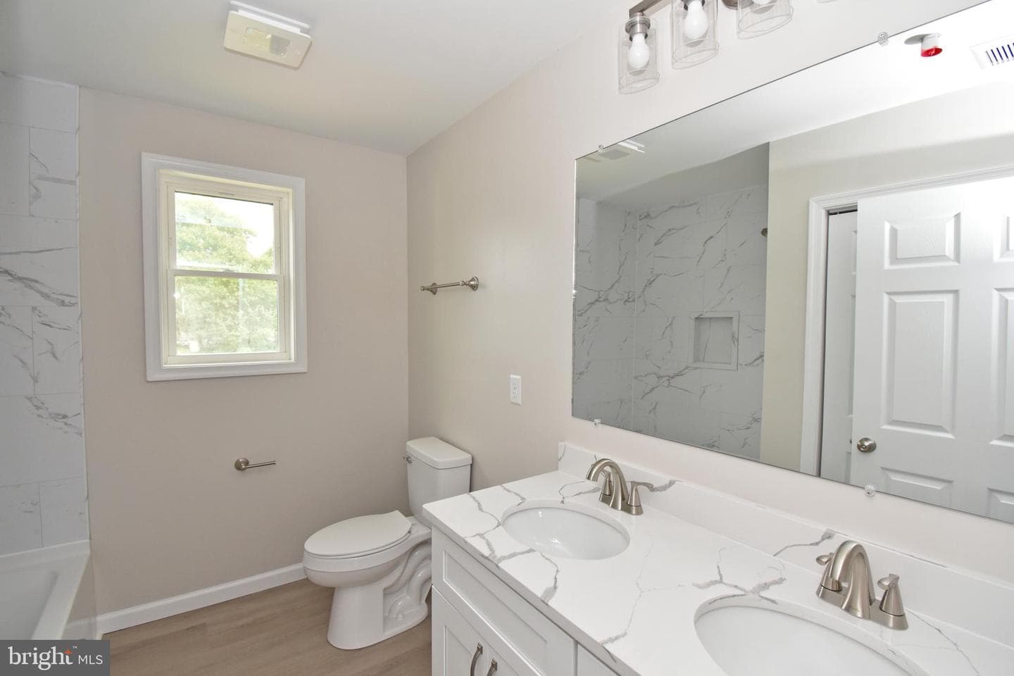 313 Brown Street photo 32