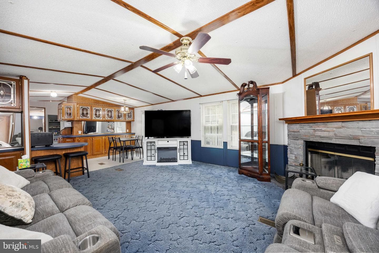 22139 Royal Oak Road photo 10