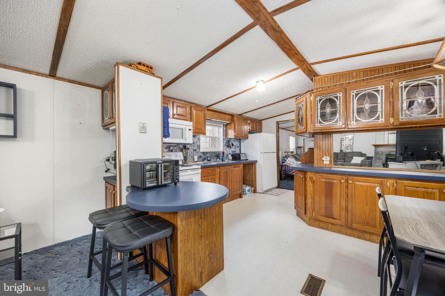 22139 Royal Oak Road photo 15