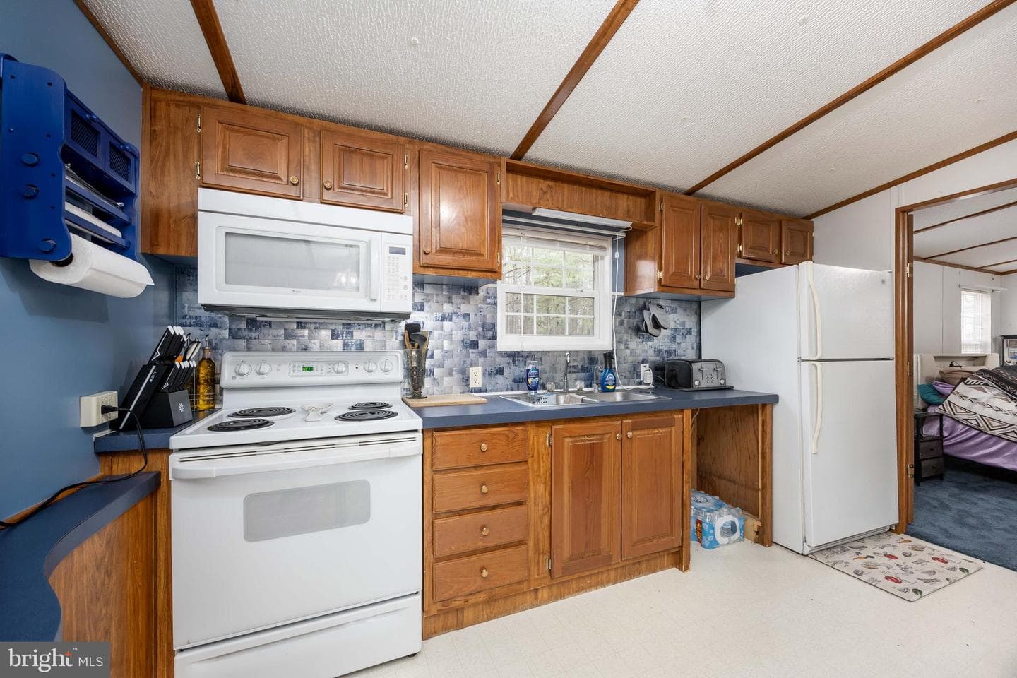 22139 Royal Oak Road photo 17
