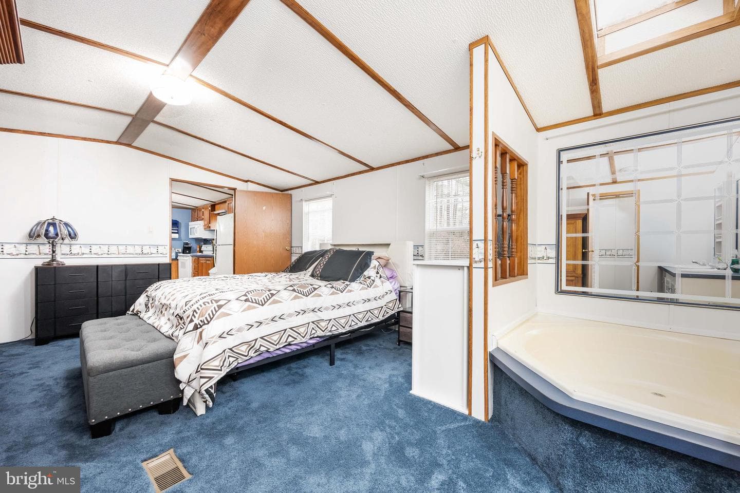 22139 Royal Oak Road photo 24