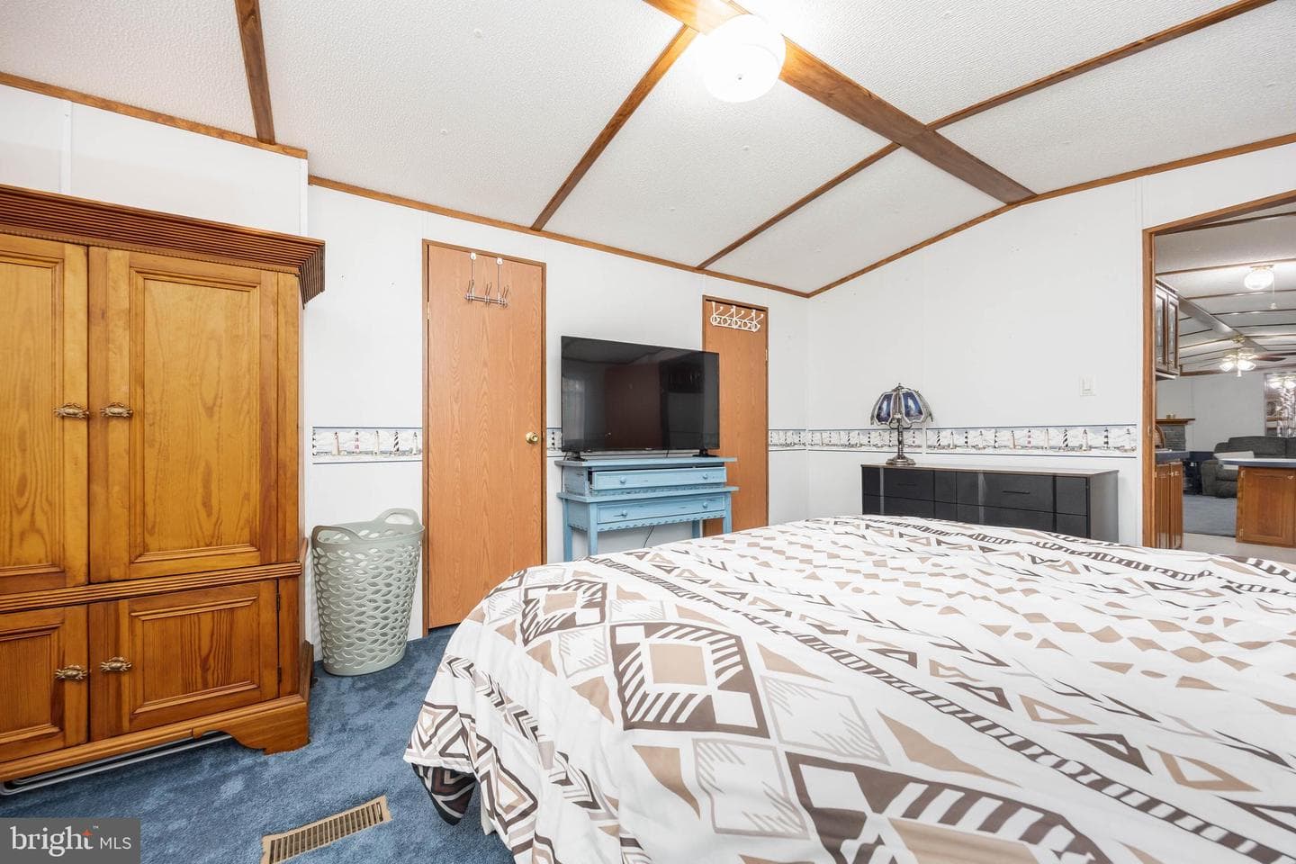 22139 Royal Oak Road photo 25