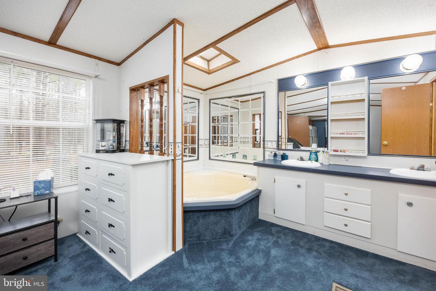 22139 Royal Oak Road photo 27
